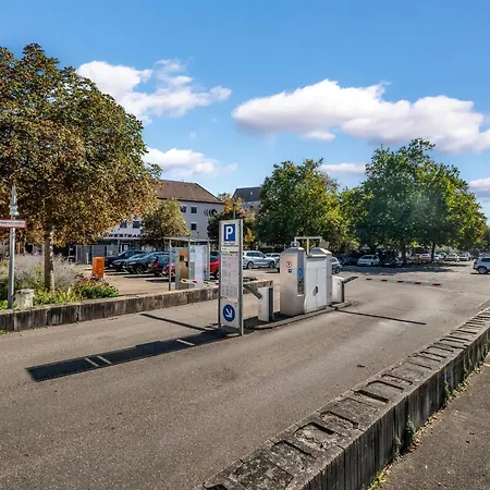 Inhome - Zentral - Kueche - Tv - Netflix