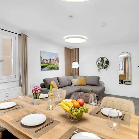 Inhome - Zentral - Kueche - Tv - Netflix